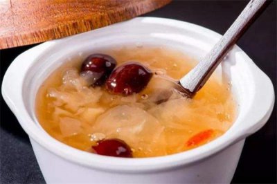 ​银耳汤放红糖还是冰糖好 银耳汤可以放红糖吗