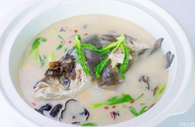 ​鱼脑子是脂肪吗 吃鱼脑子有什么害处吗