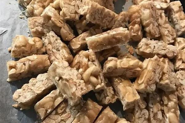 花生糖是哪里的特产 花生糖是什么糖做的