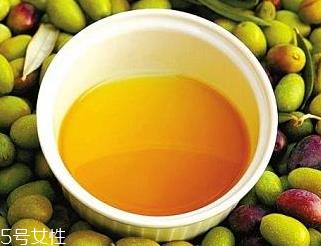 茶油和橄榄油哪个好 茶油功效好过橄榄油