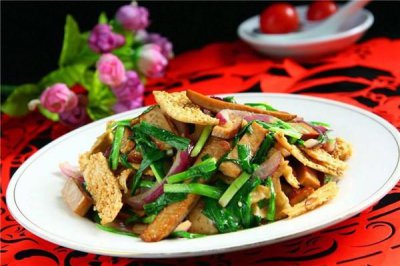 ​韭菜是回奶还是下奶 韭菜哺乳期妈妈可以吃吗