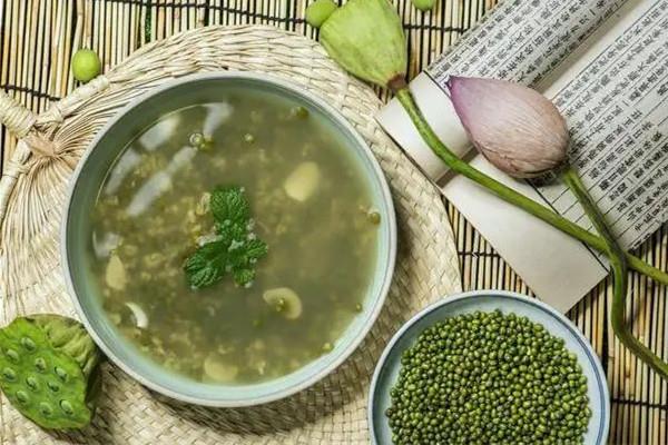 绿豆汤可以冰镇喝吗 绿豆汤冰镇喝好还是热着喝好