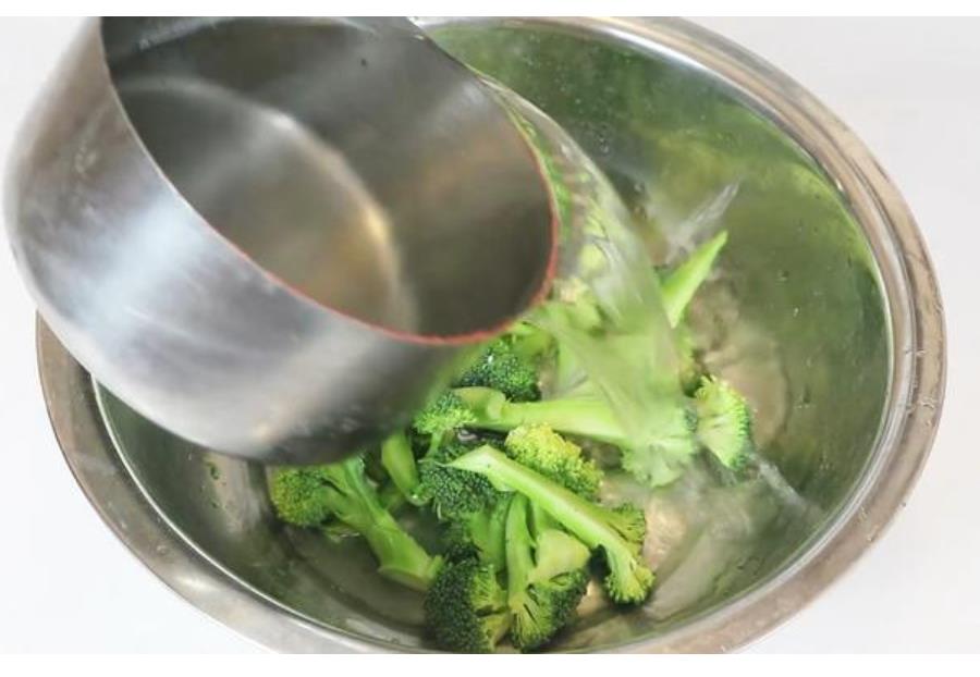 西兰花里的虫子怎么办 一招清洗虫卵全出来