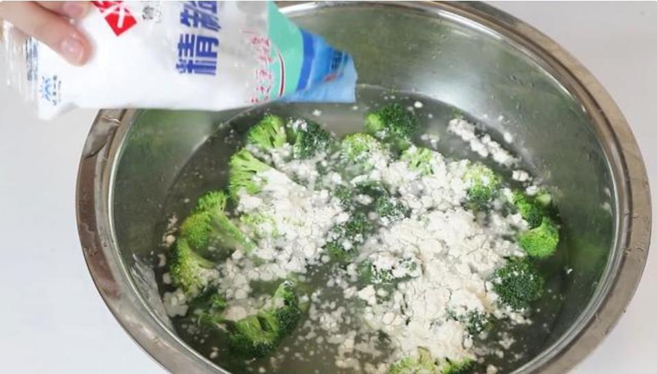 西兰花里的虫子怎么办 一招清洗虫卵全出来