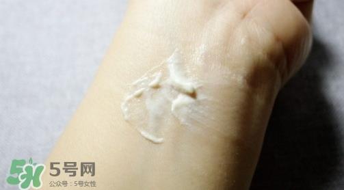 阿玛尼光钥新肌柔光水润霜怎么用_使用顺序