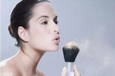 ​定妆粉有哪几种 哪种定妆粉效果好