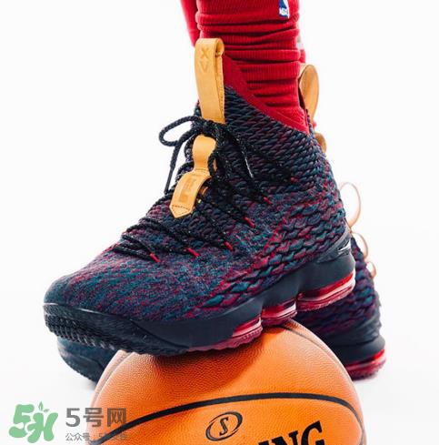 nike lebron 15 cavs实物什么样？