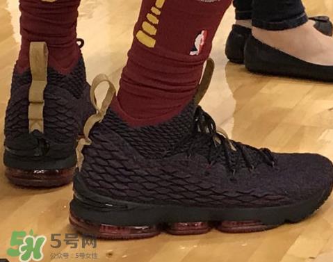 nike lebron 15 cavs实物什么样？