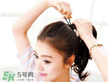 扎头发有痕迹怎么办?用什么扎头发没有痕迹?