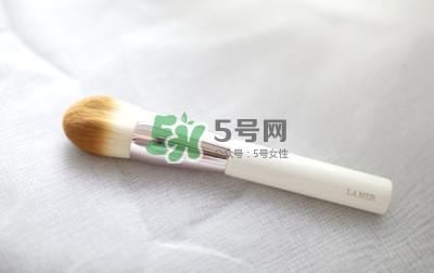 海蓝之谜鎏光焕变粉底刷怎么样_好用吗