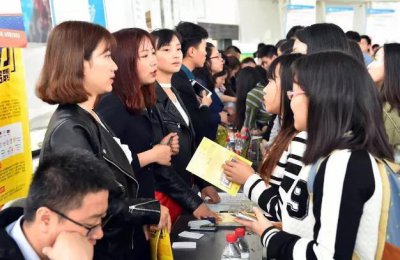 ​面试官：“只”字加一笔，是什么字？女大学生的回答很机智！