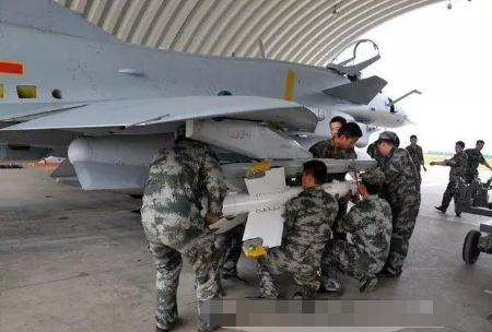 解读：空军地勤到底是干什么的？公认全国最惬意的兵种！