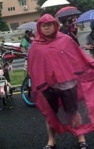 ​小岳岳后脑勺撞山 正面撞脸 实在太像了 媳妇都差点儿认错了