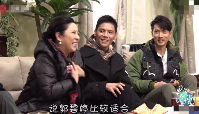 向太圆梦了？向佐郭碧婷甜蜜牵手疑恋情曝光，男方回应意味深长