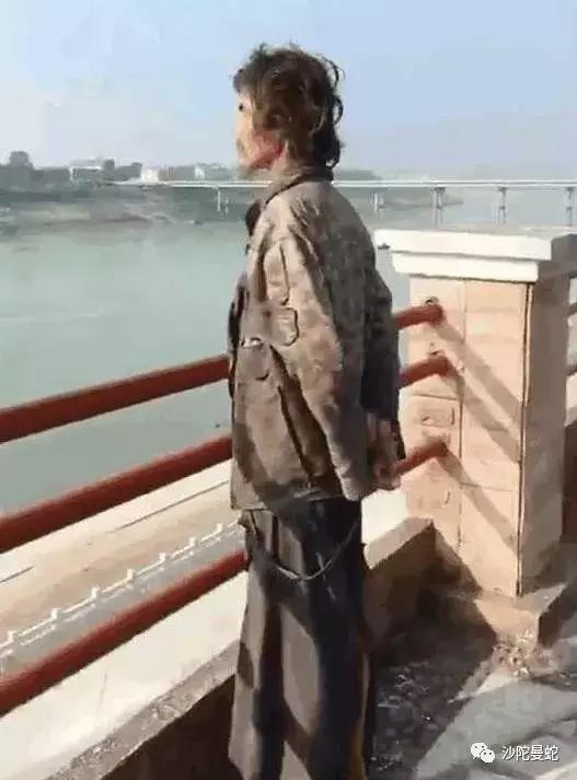 小丑在殿堂，大师在流浪！