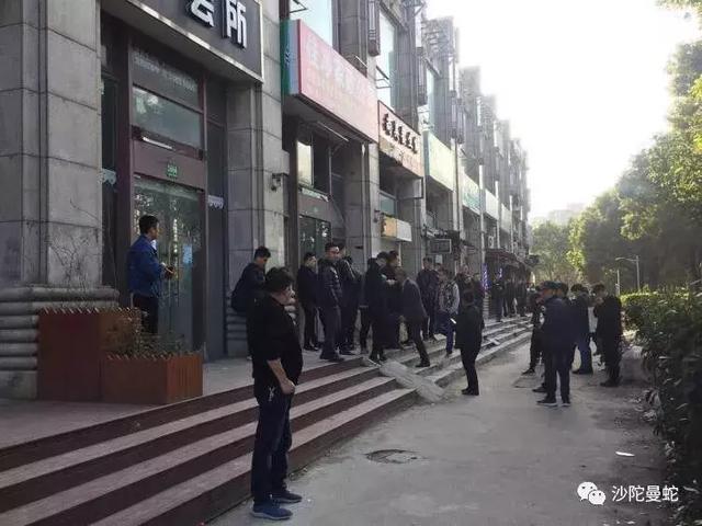 小丑在殿堂，大师在流浪！