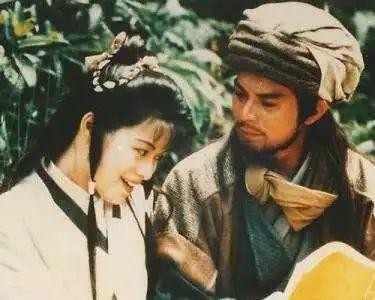 下药、迷奸、失身、沦落街头，这个童年女神的遭遇惨过苦情女主！