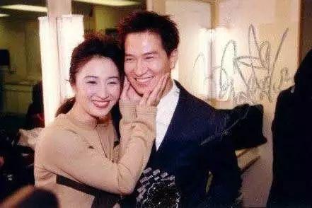 下药、迷奸、失身、沦落街头，这个童年女神的遭遇惨过苦情女主！