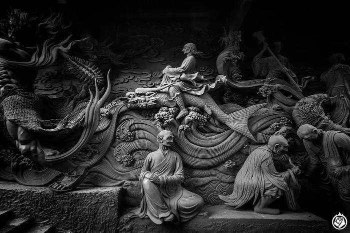 绵阳圣水寺：不落窠臼的魔幻造像