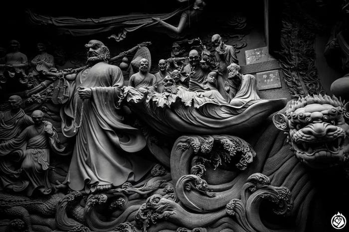 绵阳圣水寺：不落窠臼的魔幻造像