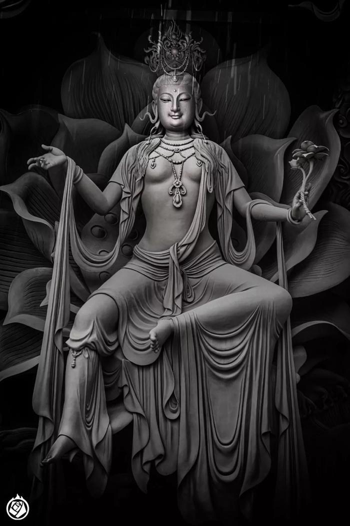 绵阳圣水寺：不落窠臼的魔幻造像