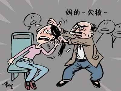 地铁让座是美德，不让座是缺德？老人暴打受伤女孩，网友却这样说