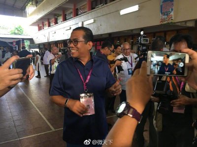 ​马来西亚大选开始投票 谁将是下任总理选情难料