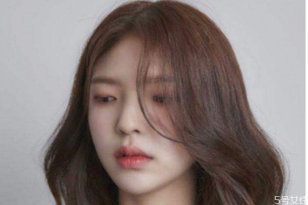 烟草棕发色掉色后是什么颜色 烟草棕发色阳光下什么颜色