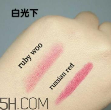 mac russian red和ruby woo哪个好看_试色对比