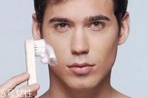 男士卸妆品怎么挑选？建议少用卸妆油