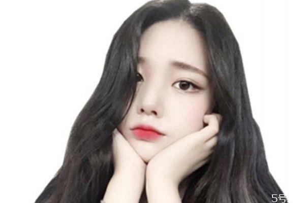 中分刘海怎么弄好看 哪种中分刘海比较受欢迎