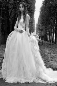 ​vera wang2018秋季婚纱系列怎么样_好看吗？