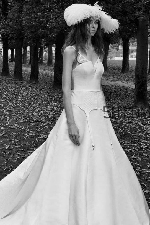 vera wang2018秋季婚纱系列怎么样_好看吗？