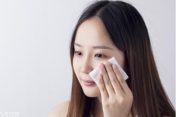 干皮适合什么卸妆产品 干皮卸妆推荐
