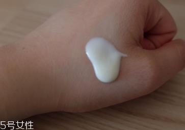 怡丽丝尔金管银管区别 资生堂elixir金管银管防晒比较