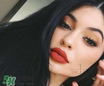 ​砖红色和豆沙色的区别 砖红色和豆沙色哪个好看？