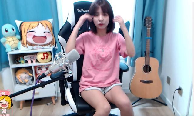lol一姐小米粥上头，首次露素颜开撕炫神！歪嘴又丑敢开摄像头吗