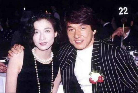 成龙与吴绮莉，本以为是美好的爱情，却不曾想是一段“孽缘”