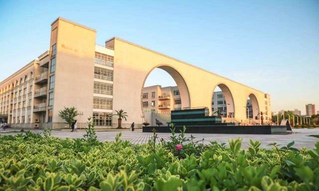 这些大学虽然是非211院校，但就业薪酬非常高