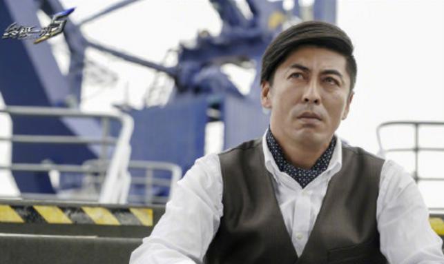 终极一班：武力裁决所共有7条龙，他就扮演了三条，还喜当爹了