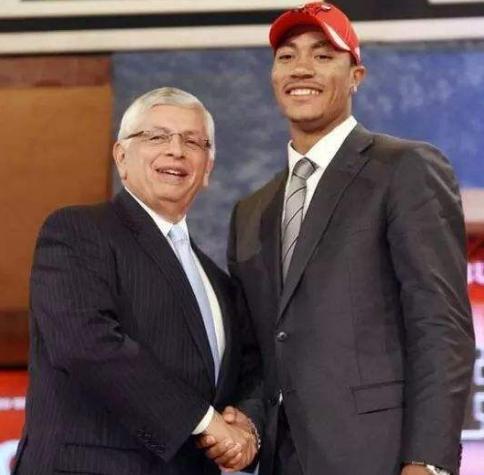 两位师出同门的NBA状元控卫，师兄却比师弟混得差