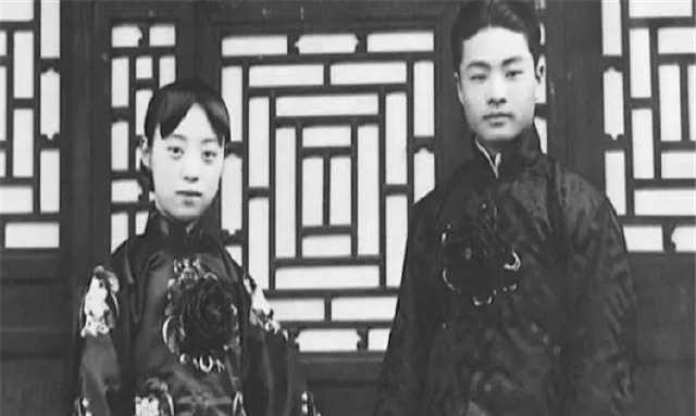 程砚秋绝版老照片，第三幅图，谦谦君子，温润如玉！
