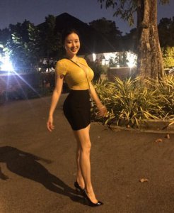 ​海外生活的蒋聘婷，31岁美的不可方物，网友：出淤泥而不染