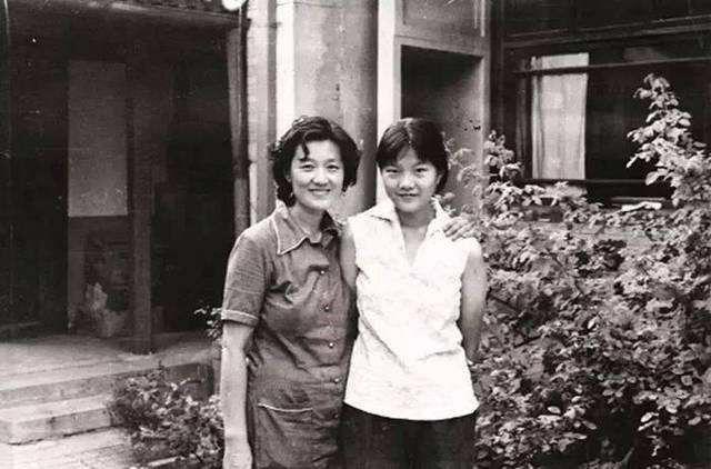 民国职业交际花，身怀六甲惨遭狠心丈夫抛弃，生一女儿却家喻户晓