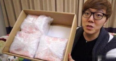 ​网红直播吃“草莓”，看到包装后观众不淡定了：买不起！