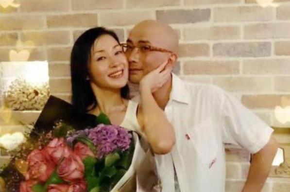 万绮雯是“香港第一腿模”，与甄子丹同居四年，婚后一直没有孩子