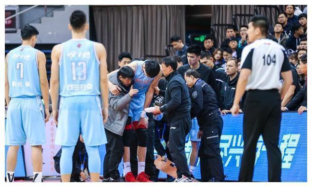 真相大白！腾讯体育禁播NBA原因出炉，坚持两天就结束，萧华乐了