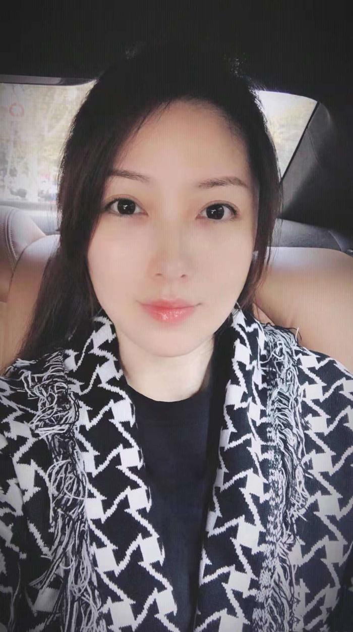 曾给李小璐当配角，却嫁给富二代身价上亿，老公为她隐婚五年！