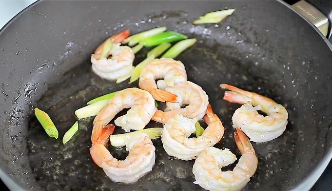 日式乌龙面怎么炒 Q弹有劲道又不腻