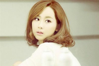 ​真实还原《家有儿女》剧照的杨紫，凸点服装一件都不穿